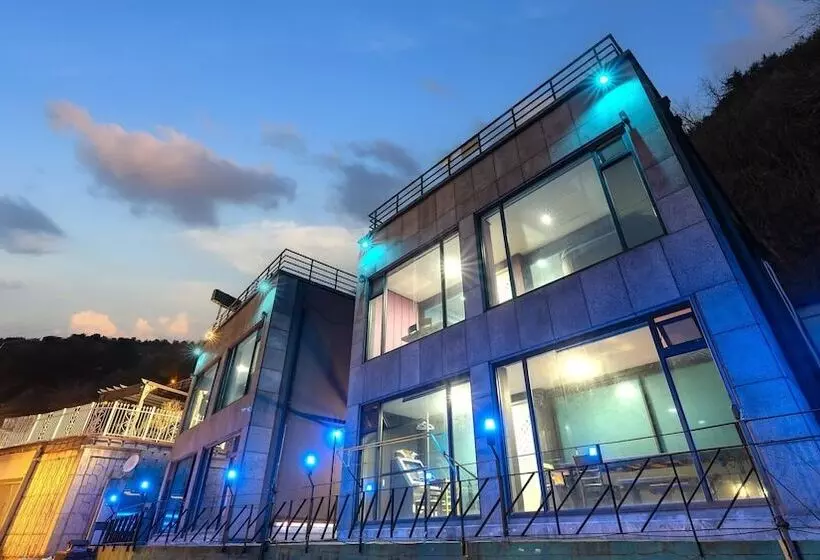 Gapyeong Poin Poolvilla Pension