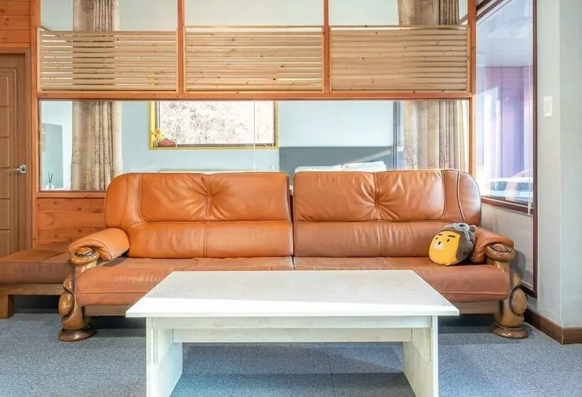 Gapyeong Poin Poolvilla Pension