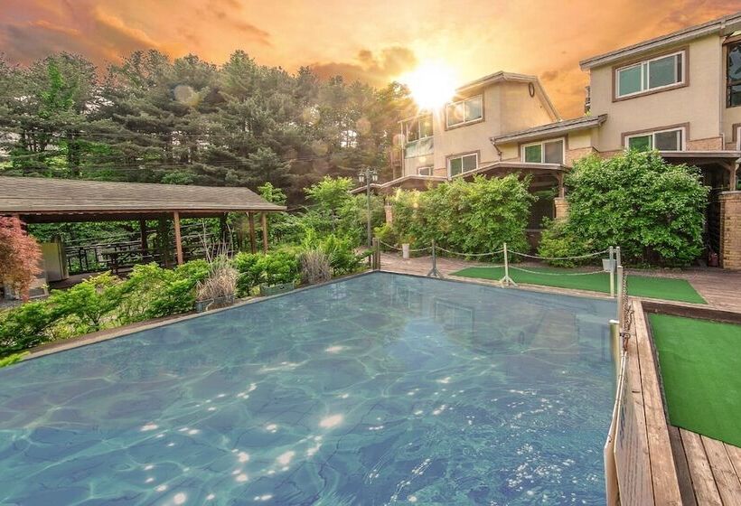 Gapyeong Swimteo Pet Pension