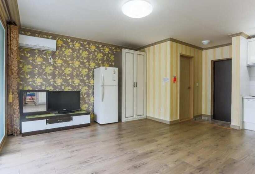 Muju Rainbow Pension