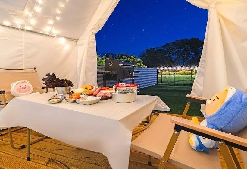 Namhae Dangdangi Dog Pension Blue