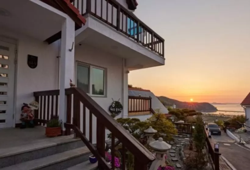 Namhae German Village Hercules Pension