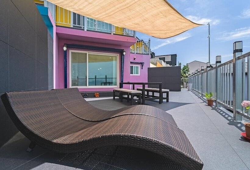 Namhae Gooreamyelmae Pension