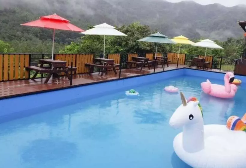 Namwon Kids Pool Villa Woorine Pension