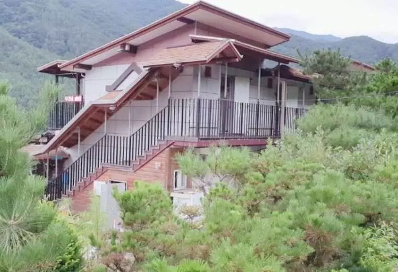 Namwon Kids Pool Villa Woorine Pension