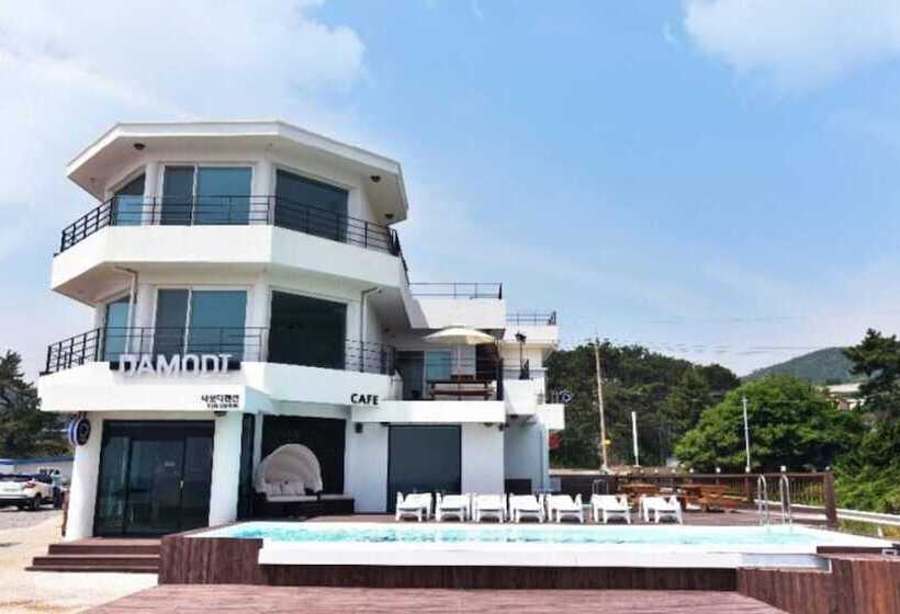 Pohang Damodi Pool Villas Pension