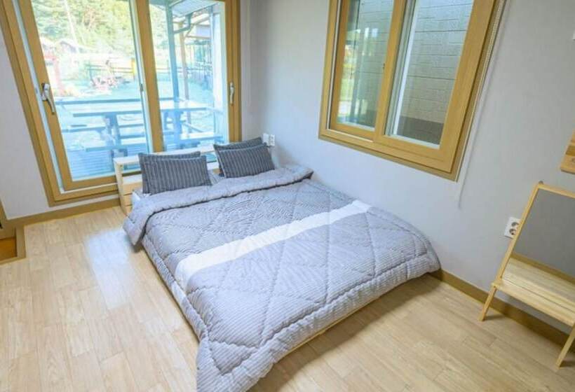 Seongju Morning In The Forest Pension