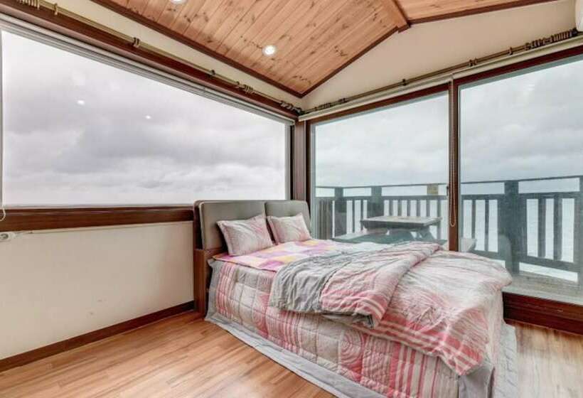 Yeongdeok Taebo Pension