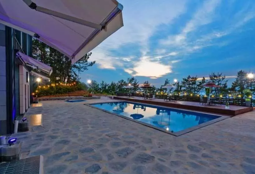 Yeosu Beach Castle Pension