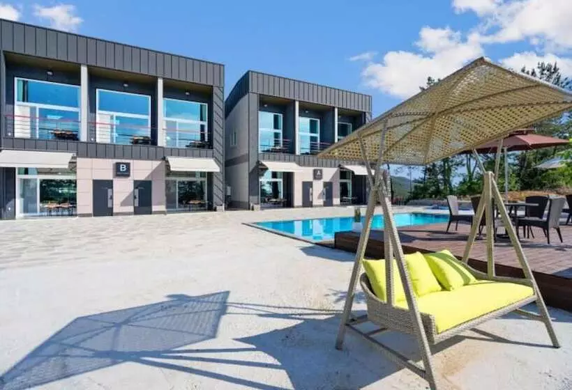 Yeosu Beach Castle Pension