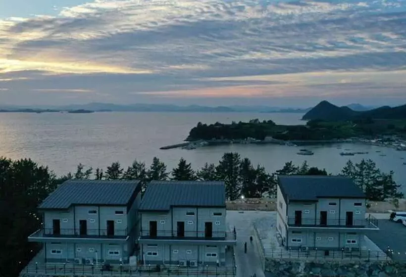 Yeosu Beach Castle Pension