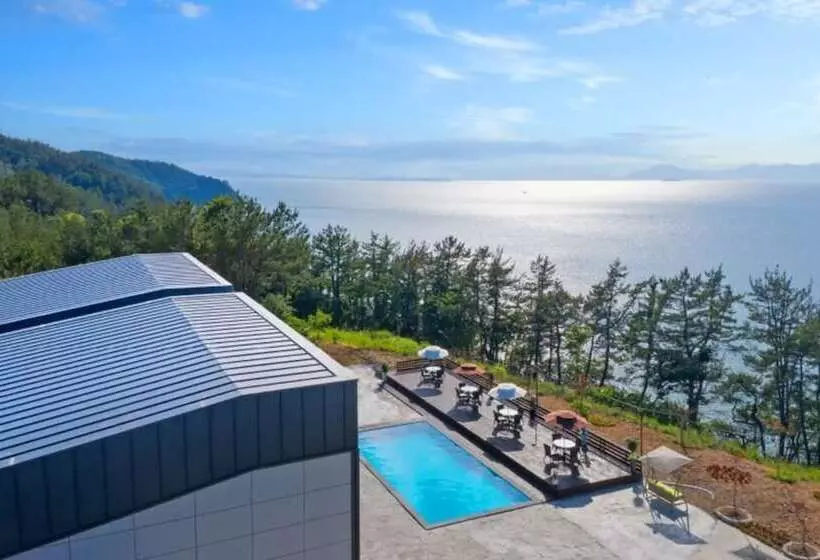 Yeosu Beach Castle Pension