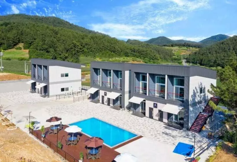 Yeosu Beach Castle Pension