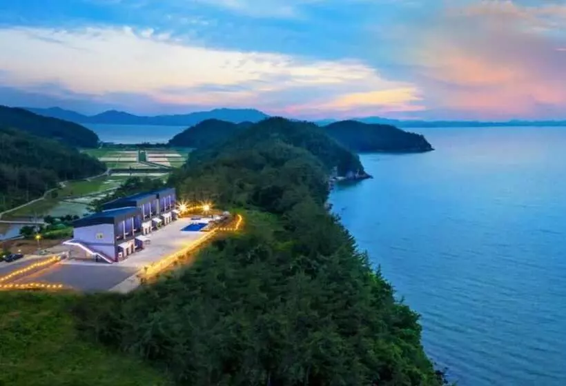 Yeosu Beach Castle Pension