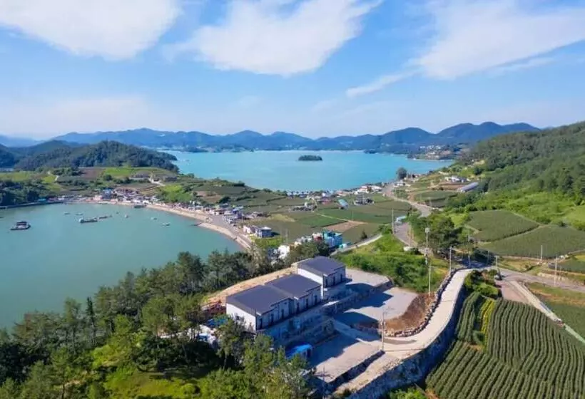 Yeosu Beach Castle Pension