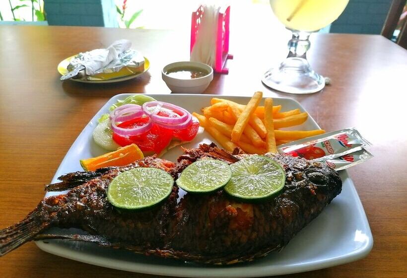 هتل Y Restaurante La Estación