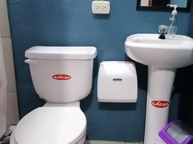 هتل Y Restaurante La Estación