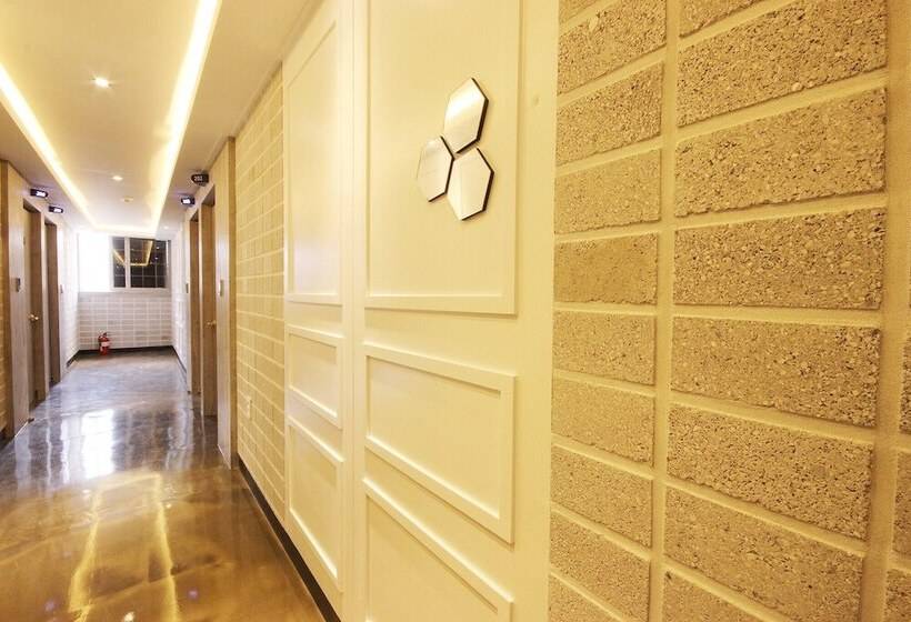 מוטל Gumi Indong Hotel 7days