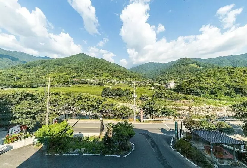 Motelli Hadong Hot Spring Hotel Sauna