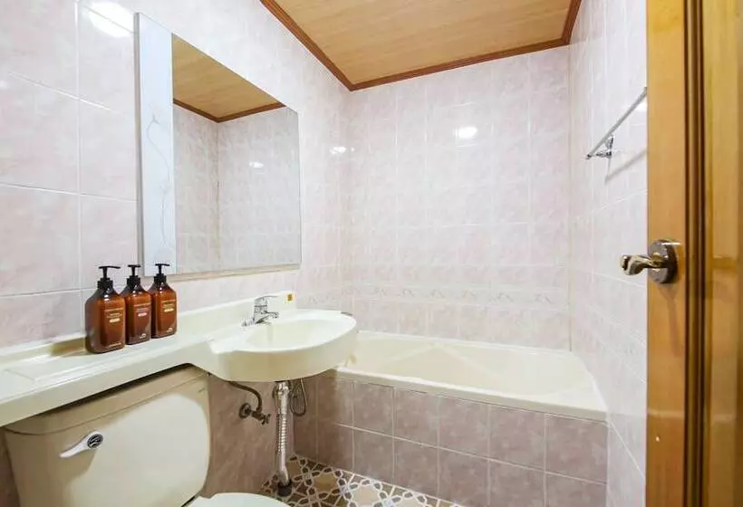 Motelli Haenam Ttangkkeut Beach