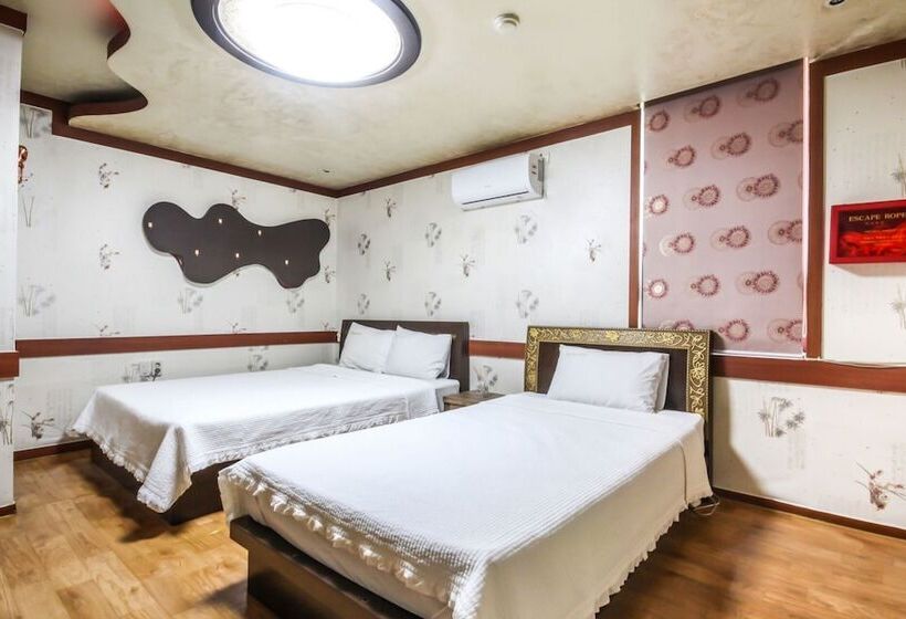 Motel Jeonju Uadong Raemian