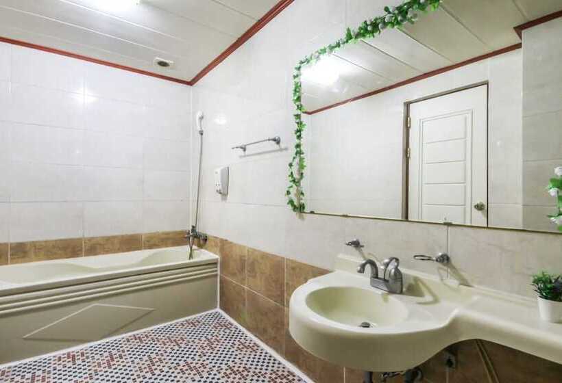 Motel Jeonju Uadong Raemian