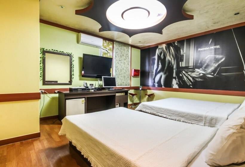Motel Jeonju Uadong Raemian