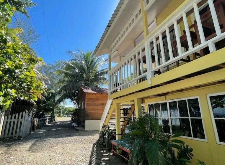 پانسیون Hidden Diamond