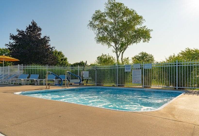 Sun Retreats Silver Lake