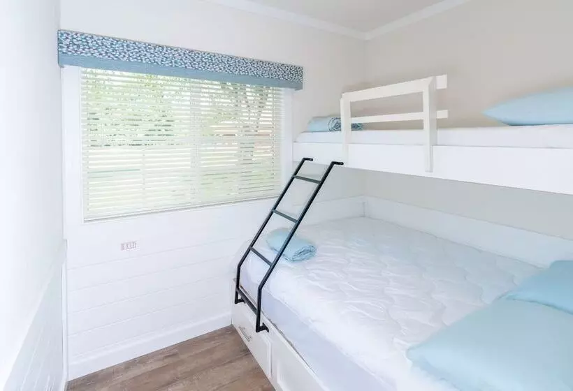 Sun Retreats Silver Lake