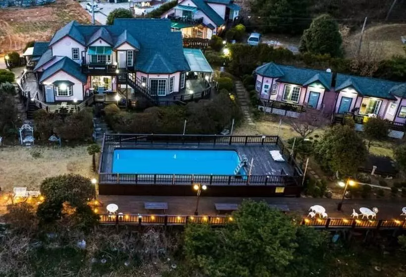 Taean Time Travel Pension