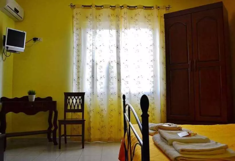 Room In B&b   Suite Rosa   B&b S. Elia