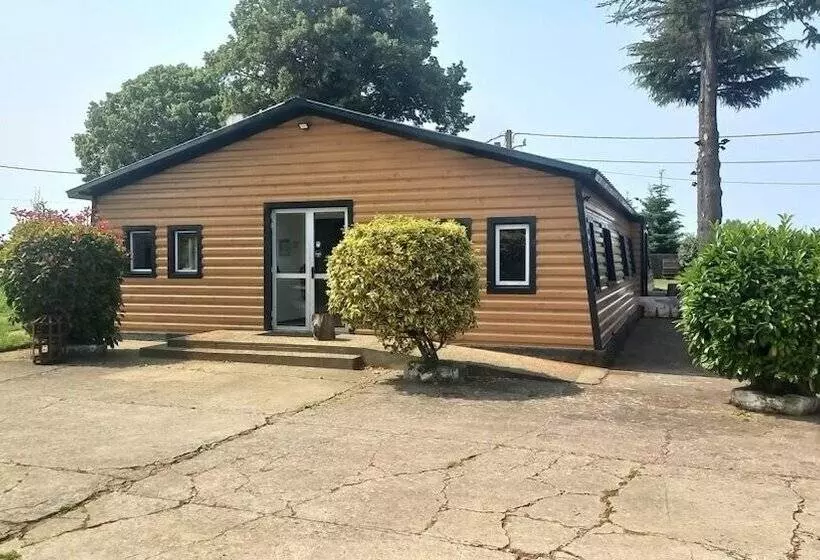 Hébergements Le Camp D Auneau  Le Clos Du Camp