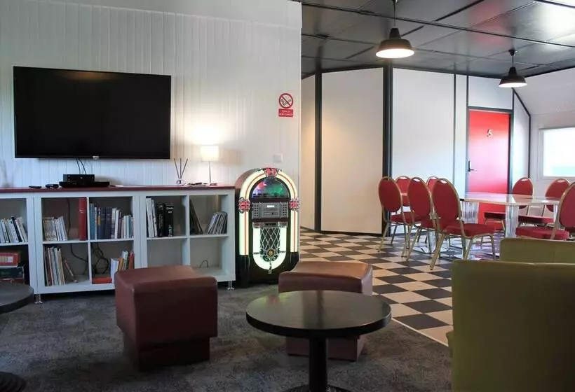 Hébergements Le Camp D Auneau  Le Clos Du Camp