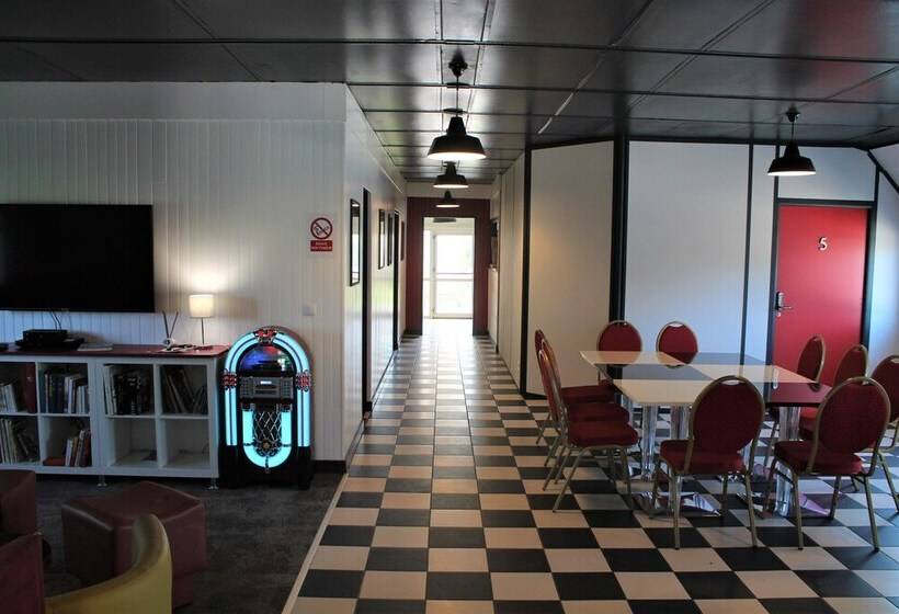 Hébergements Le Camp D Auneau  Le Clos Du Camp