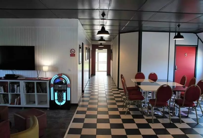 Hébergements Le Camp D Auneau  Le Clos Du Camp