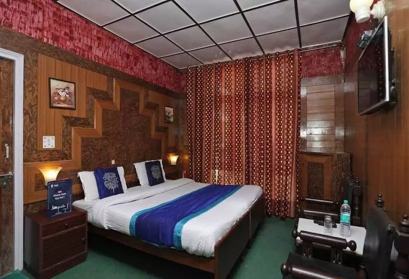 هتل Goroomgo Deluxe Ankur Lake View Nainital