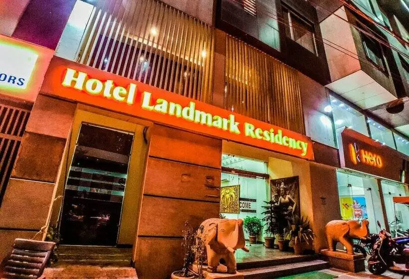 ホテル Landmark Residency