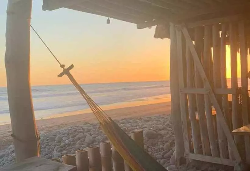 هتل Pelicano Surf Camp