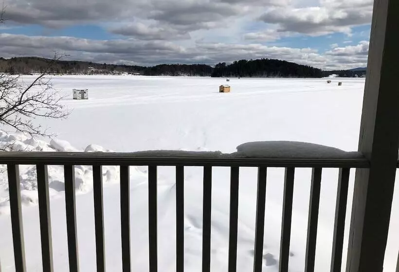 Motelli Island Pond Country Inn