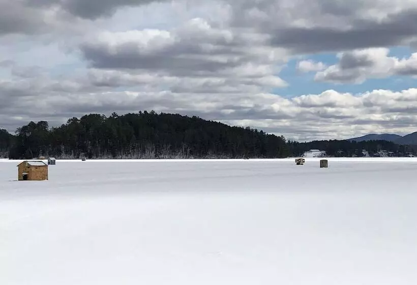 Motelli Island Pond Country Inn