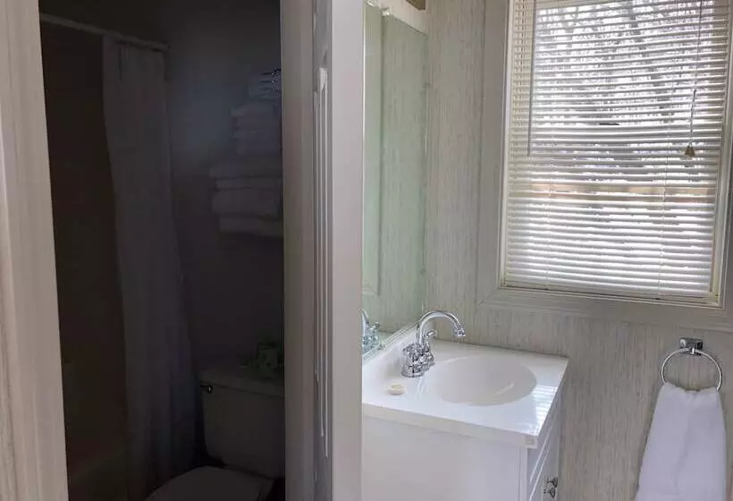 Motelli Island Pond Country Inn