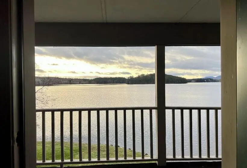 モーテル Island Pond Country Inn