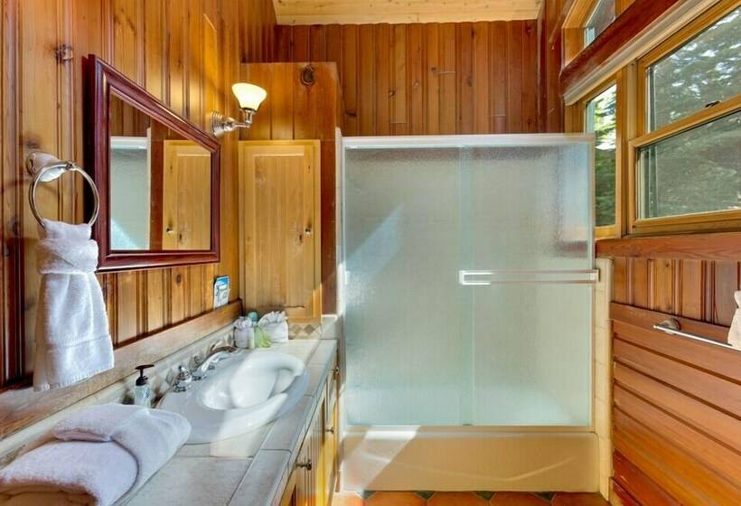 On Lake Tahoe!! Close To Heavenly And Casino S