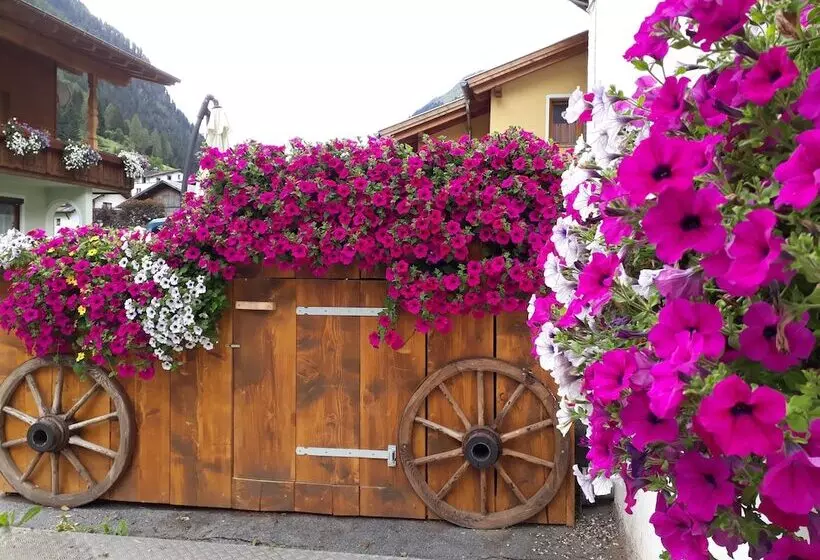 Majatalo Appartementhaus Karlspitze Natur Pur