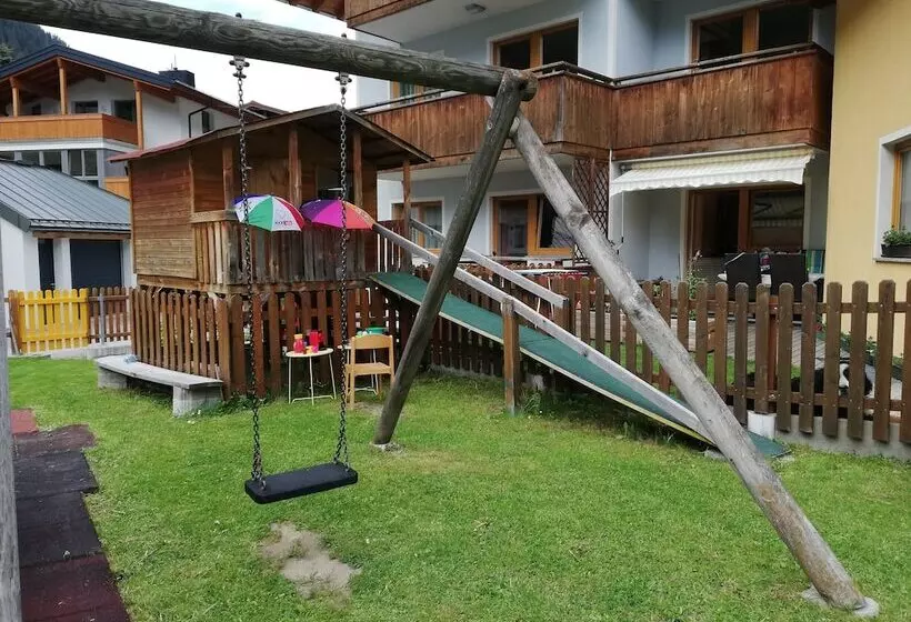 Majatalo Appartementhaus Karlspitze Natur Pur