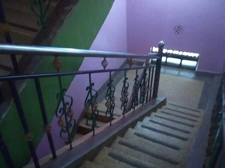 پانسیون Waso Central Emporium Lodge