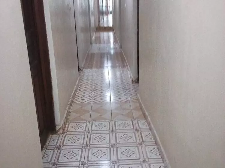 پانسیون Waso Central Emporium Lodge