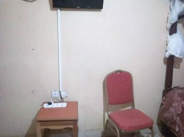 پانسیون Waso Central Emporium Lodge
