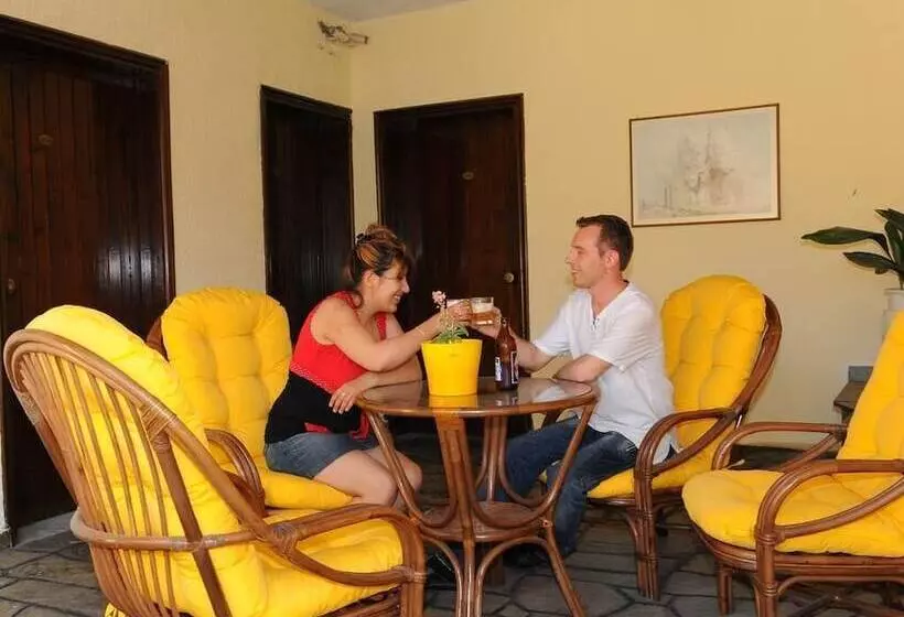 Majatalo Welcome To Hotel ,,petunia,, In Neos Marmaras,xalkidiki ,greece,in Para18dise